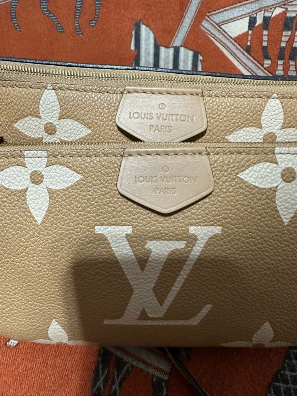 LOUIS VUITTON ❤️🌟MONOGRAM EMPREINTE GIANT MULTI POCHETTE W/ TWO STRAP MICRCHIP⭐️ - Picture 4 of 15